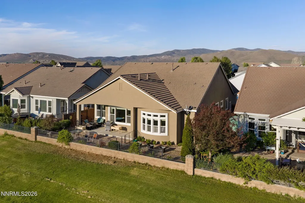 3272 Dog Leg Minden NV 89423