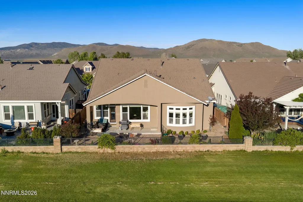 3272 Dog Leg Minden NV 89423