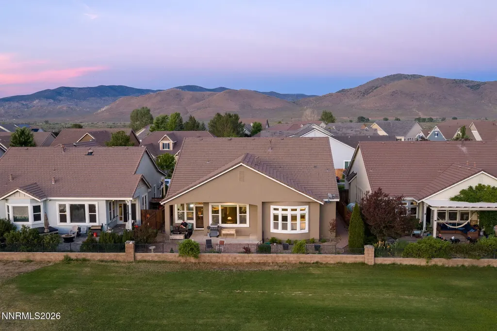 3272 Dog Leg Minden NV 89423