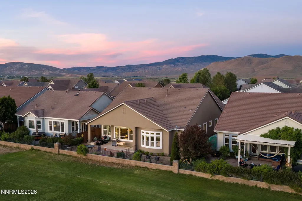 3272 Dog Leg Minden NV 89423