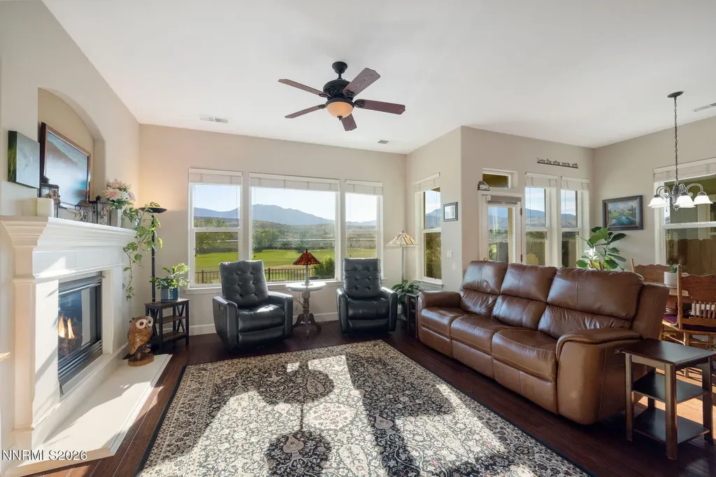 3272 Dog Leg Minden NV 89423