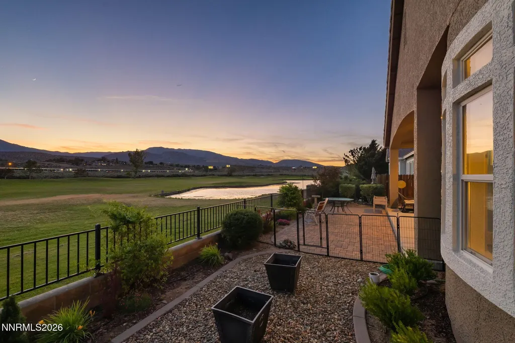 3272 Dog Leg Minden NV 89423