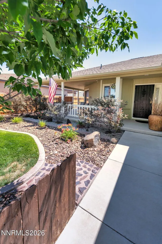 806 Karry Fallon NV 89406