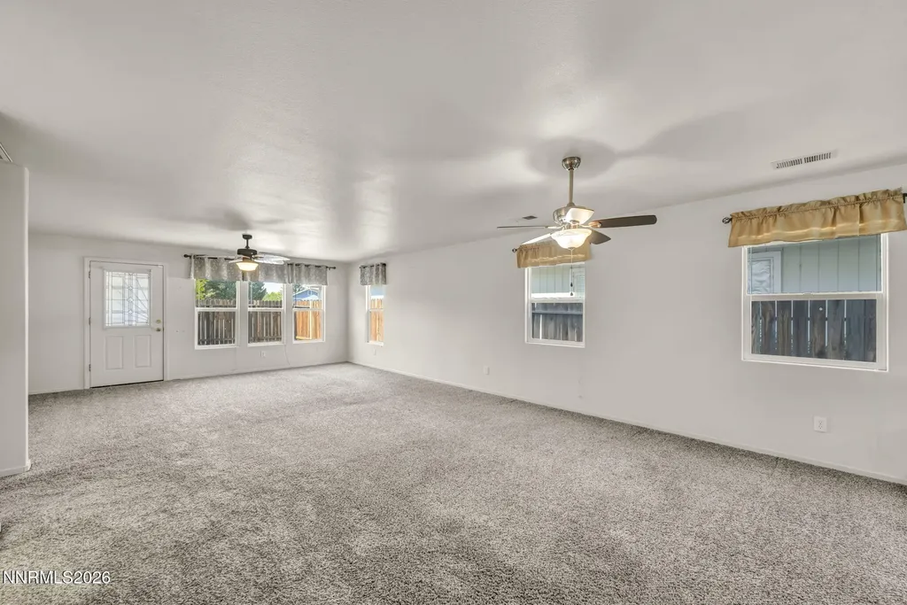 1408 Honey Locust Gardnerville NV 89410