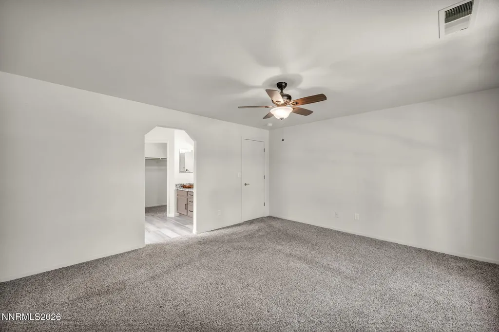 1408 Honey Locust Gardnerville NV 89410
