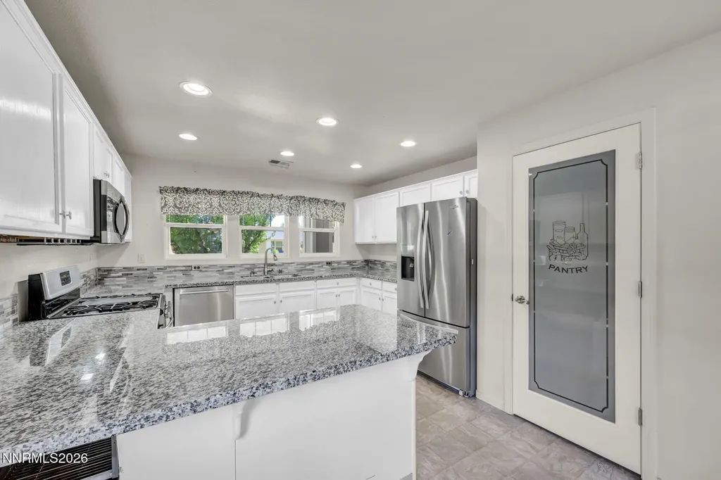 1408 Honey Locust Gardnerville NV 89410