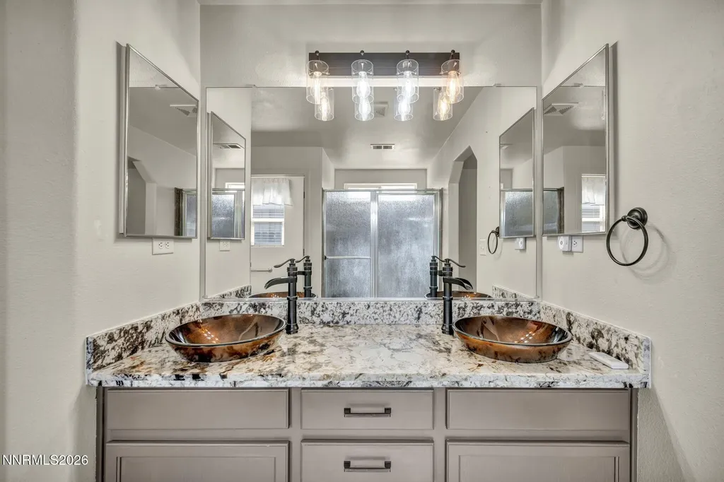 1408 Honey Locust Gardnerville NV 89410