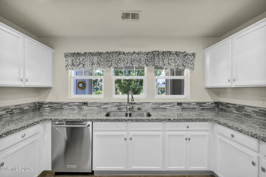 1408 Honey Locust Gardnerville NV 89410