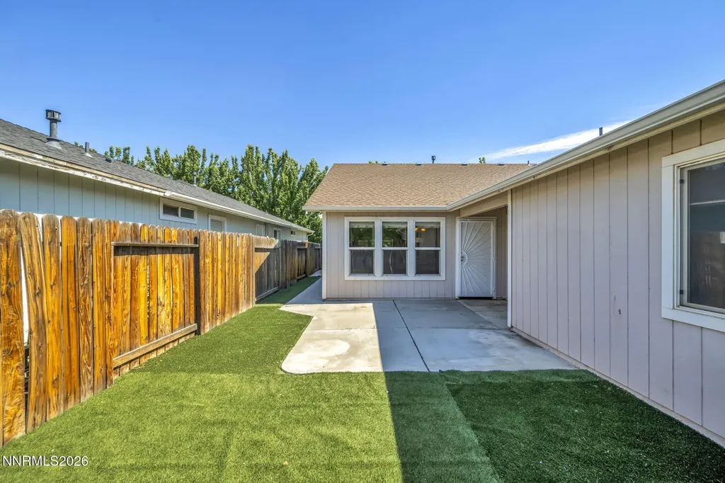 1408 Honey Locust Gardnerville NV 89410