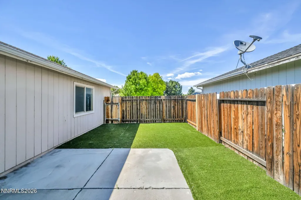 1408 Honey Locust Gardnerville NV 89410