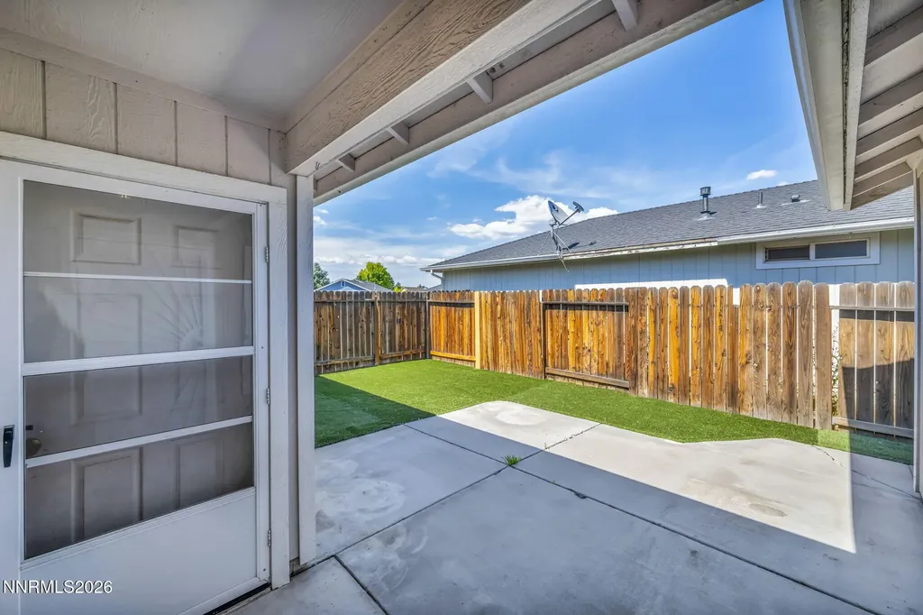 1408 Honey Locust Gardnerville NV 89410