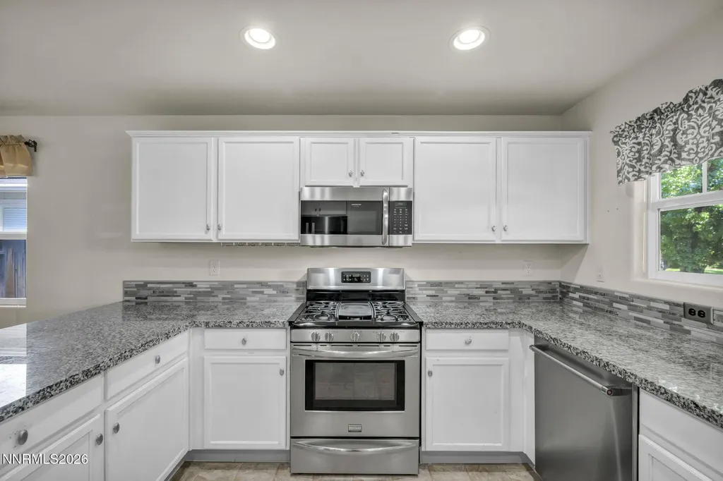 1408 Honey Locust Gardnerville NV 89410