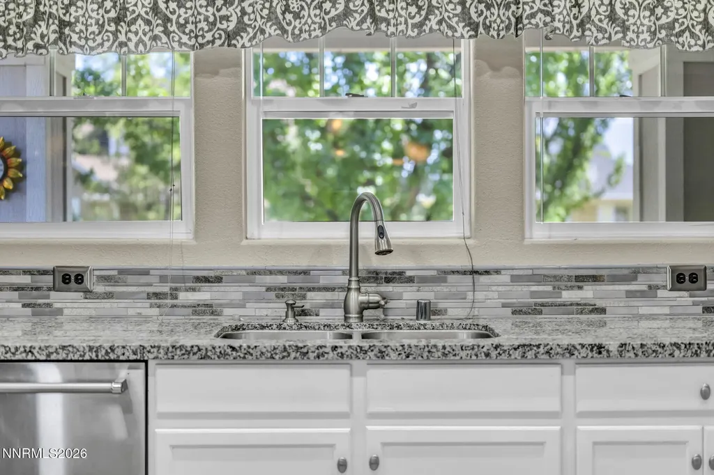 1408 Honey Locust Gardnerville NV 89410