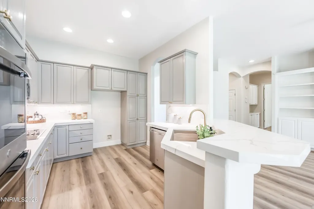 1690 Caughlin Creek Reno NV 89519