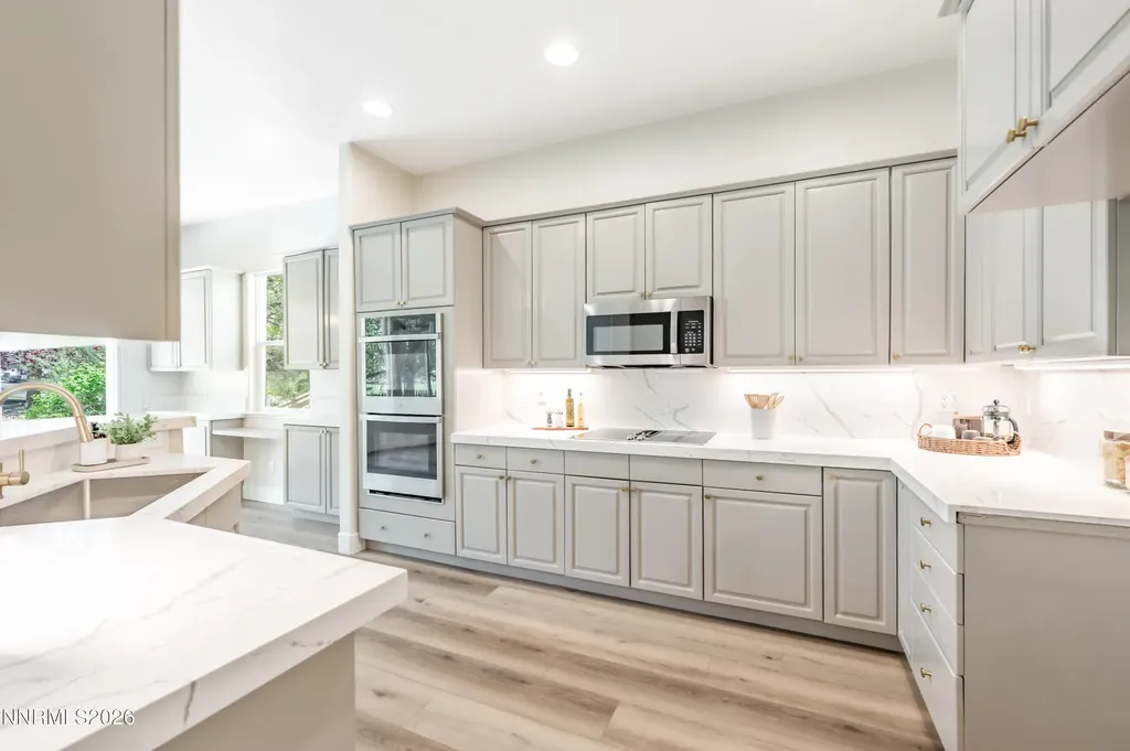 1690 Caughlin Creek Reno NV 89519