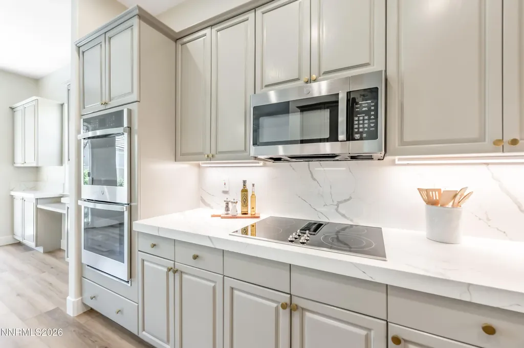 1690 Caughlin Creek Reno NV 89519