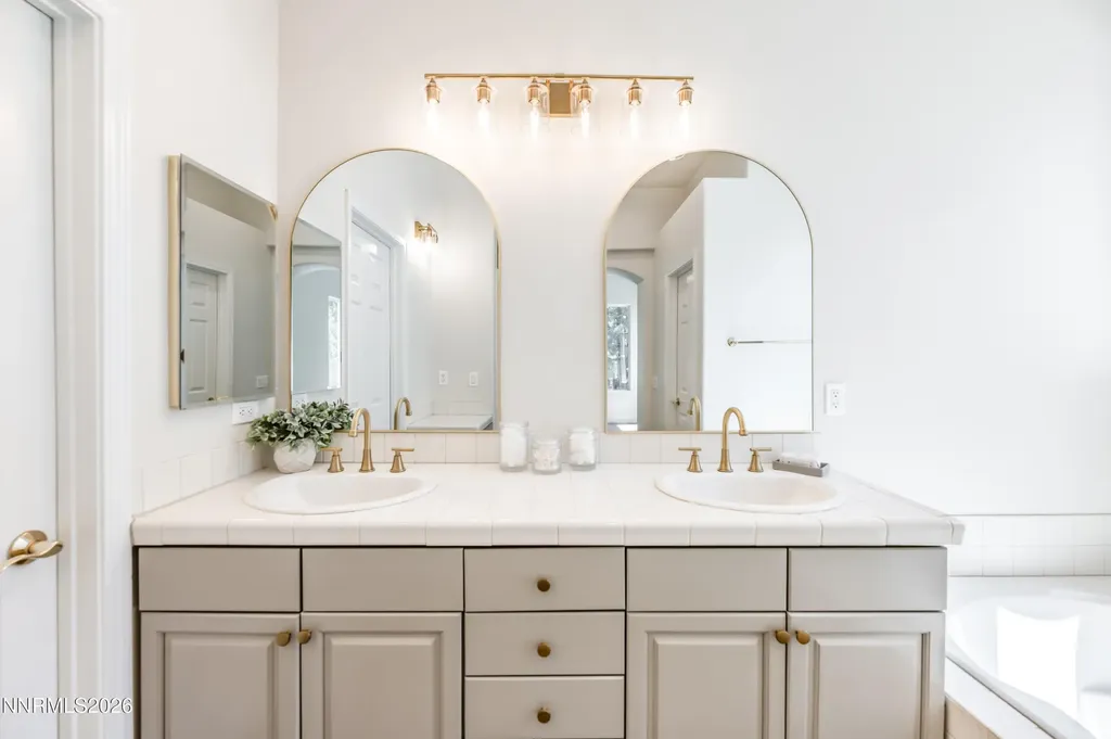 1690 Caughlin Creek Reno NV 89519