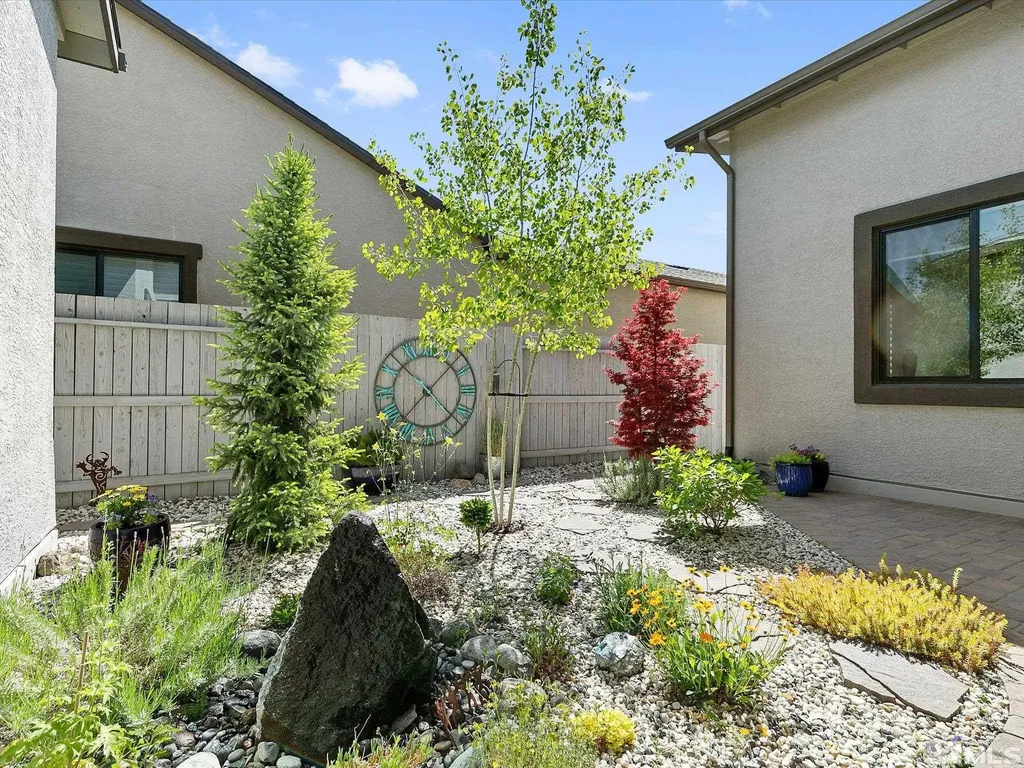 2261 Paint Horse Reno NV 89521