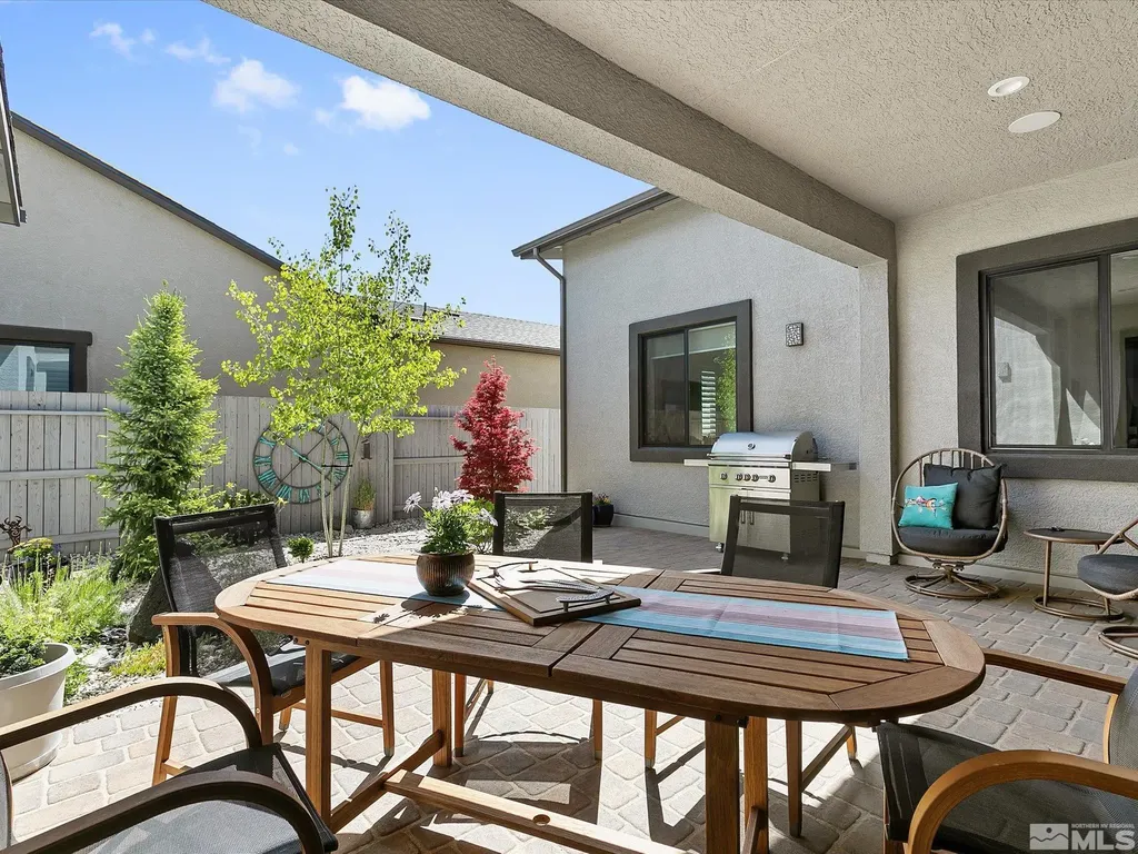 2261 Paint Horse Reno NV 89521