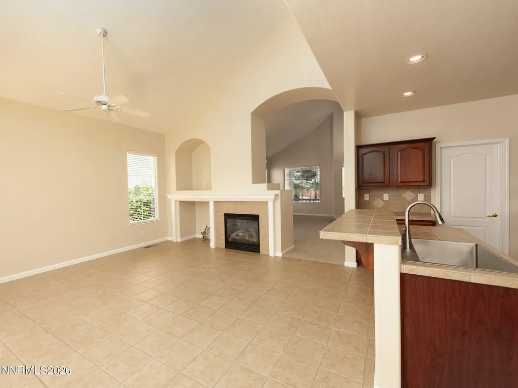 6756 Cinnamon Sparks NV 89436
