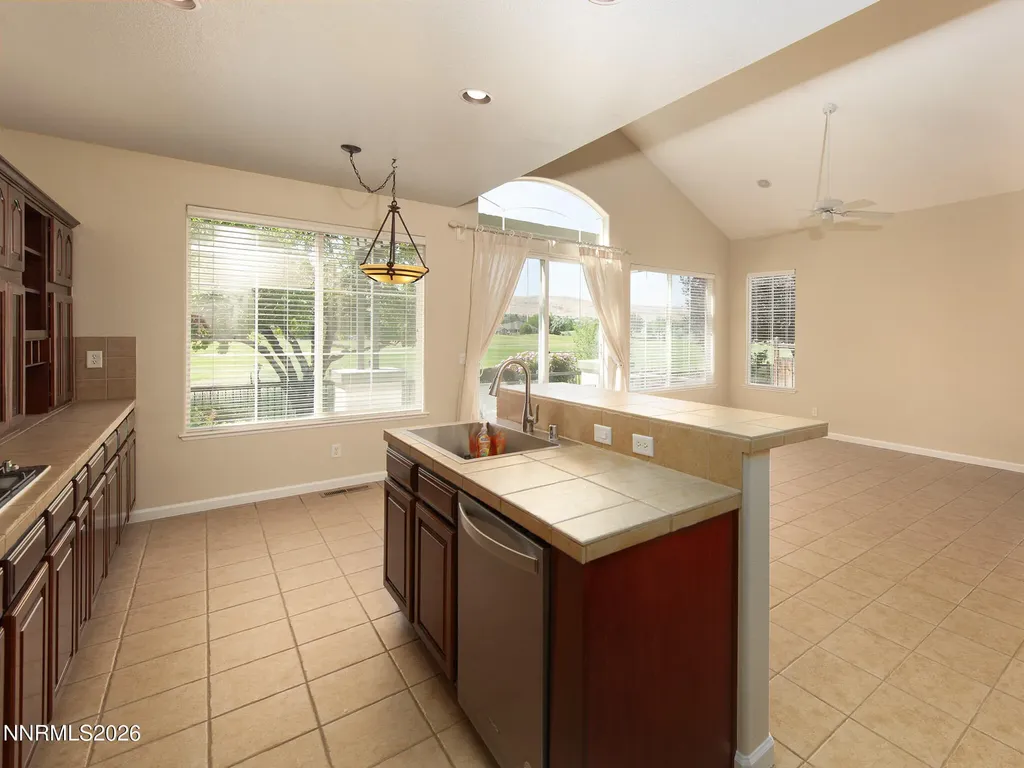 6756 Cinnamon Sparks NV 89436