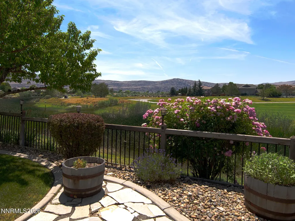 6756 Cinnamon Sparks NV 89436