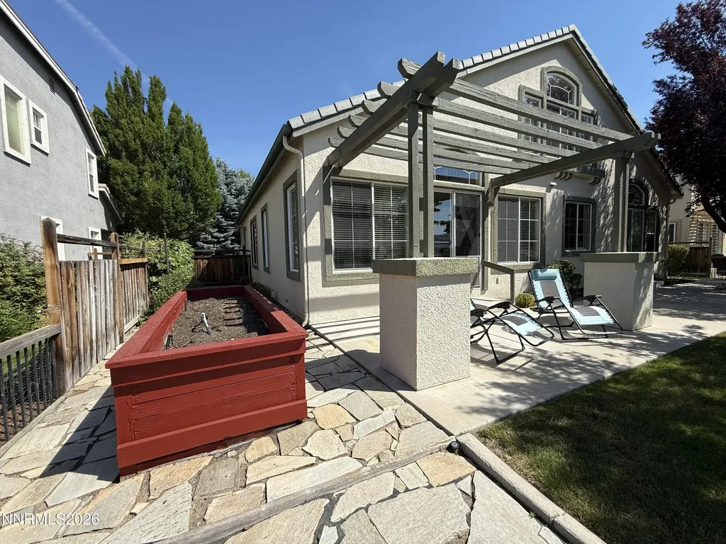 6756 Cinnamon Sparks NV 89436