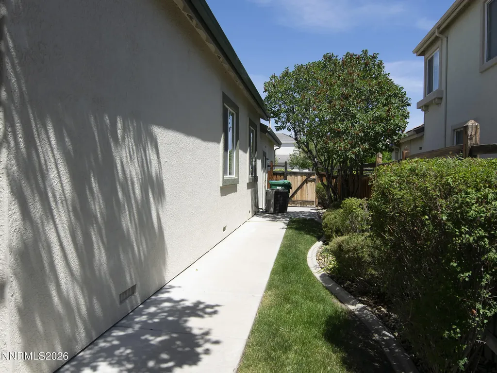 6756 Cinnamon Sparks NV 89436