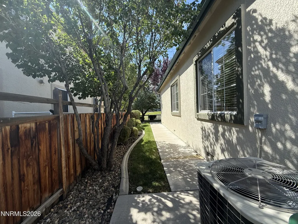 6756 Cinnamon Sparks NV 89436