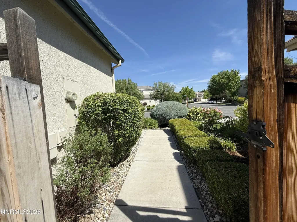 6756 Cinnamon Sparks NV 89436