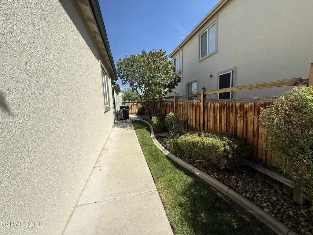 6756 Cinnamon Sparks NV 89436