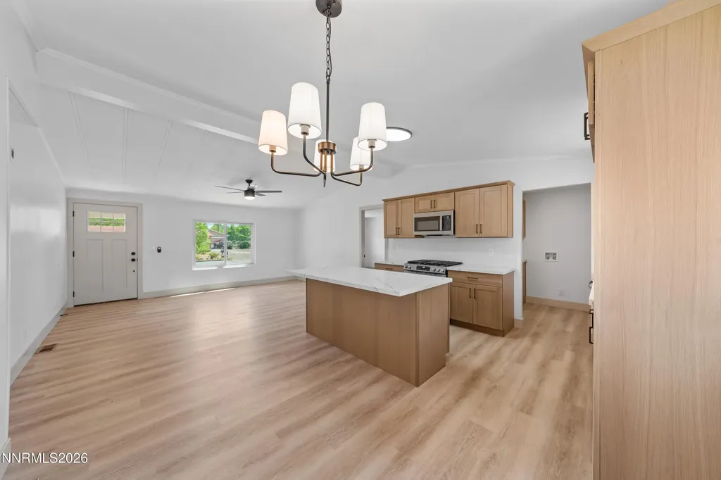 17585 Fantail Reno NV 89508