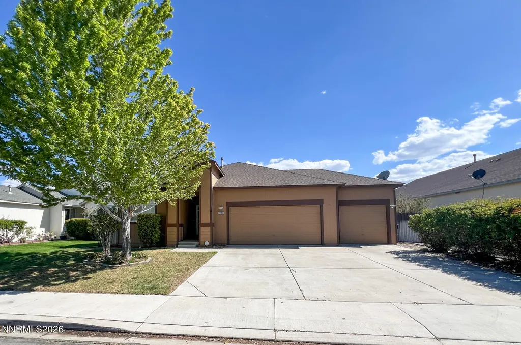 1135 Mountain Rose Fernley NV 89408