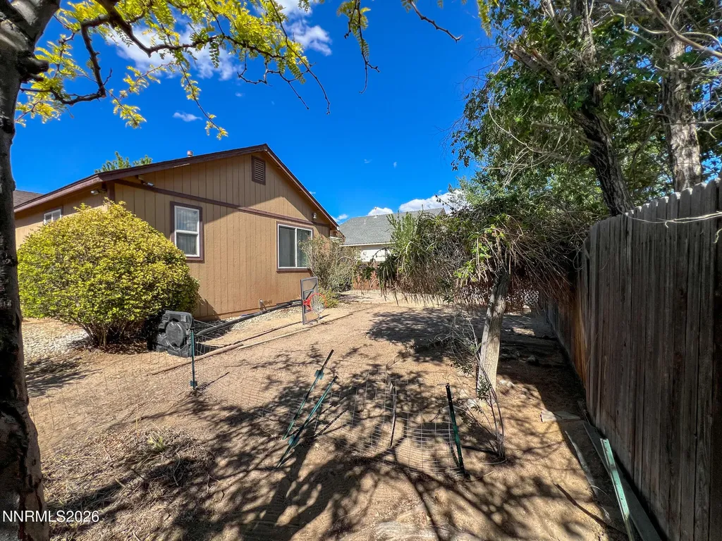 1135 Mountain Rose Fernley NV 89408