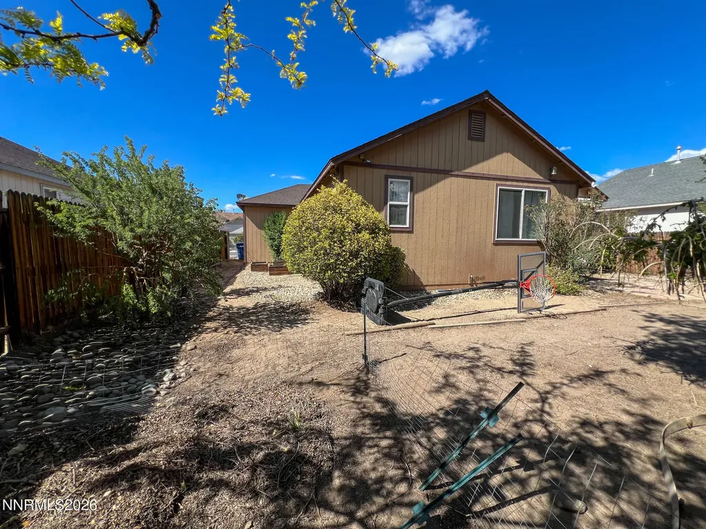 1135 Mountain Rose Fernley NV 89408