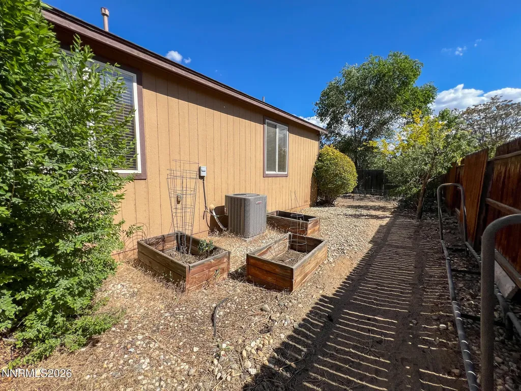 1135 Mountain Rose Fernley NV 89408