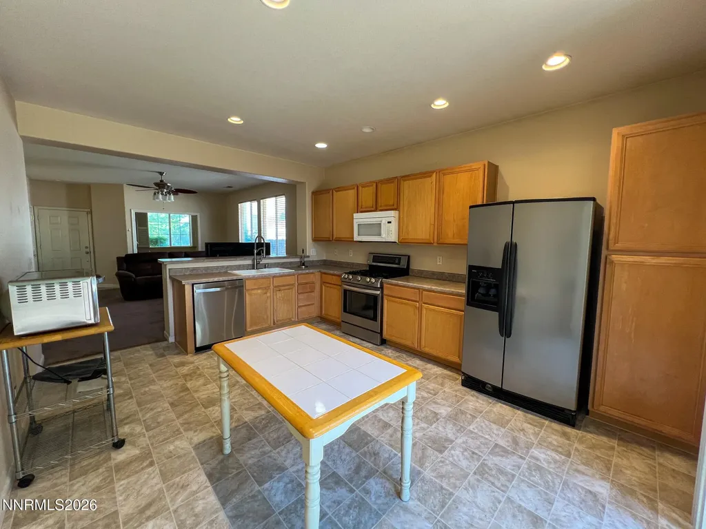 1135 Mountain Rose Fernley NV 89408
