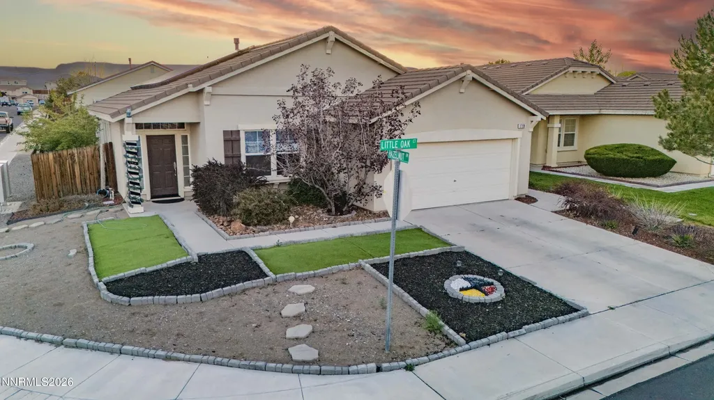 1708 Little Oak Fernley NV 89408