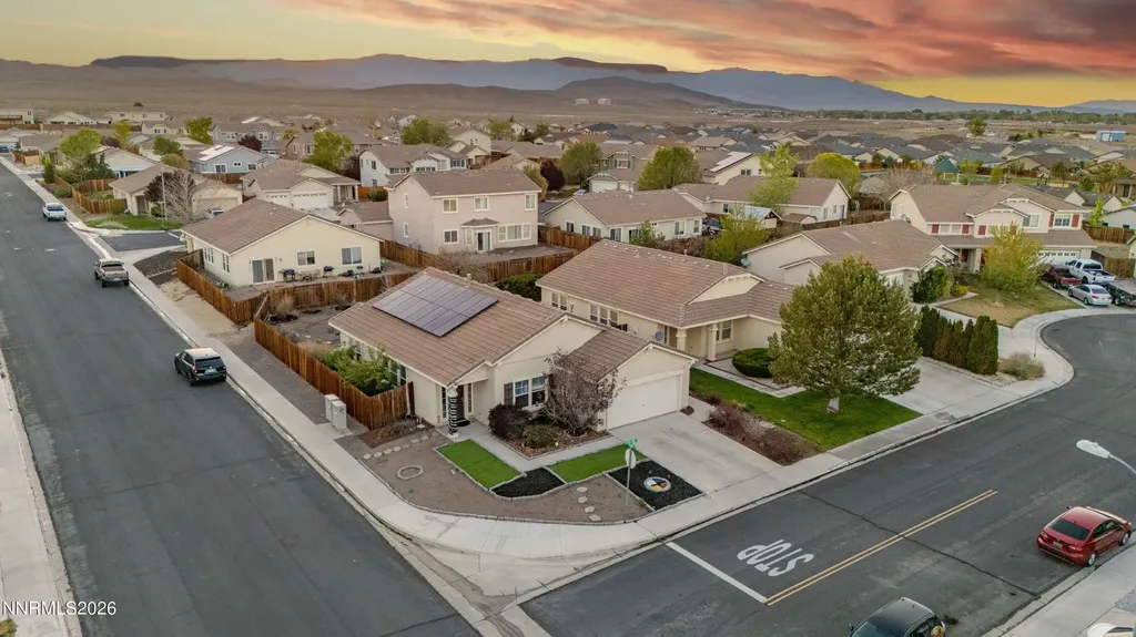 1708 Little Oak Fernley NV 89408