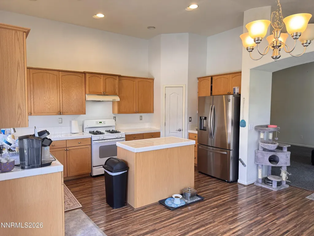 1708 Little Oak Fernley NV 89408