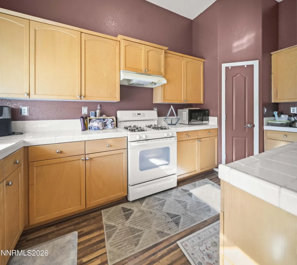 1708 Little Oak Fernley NV 89408
