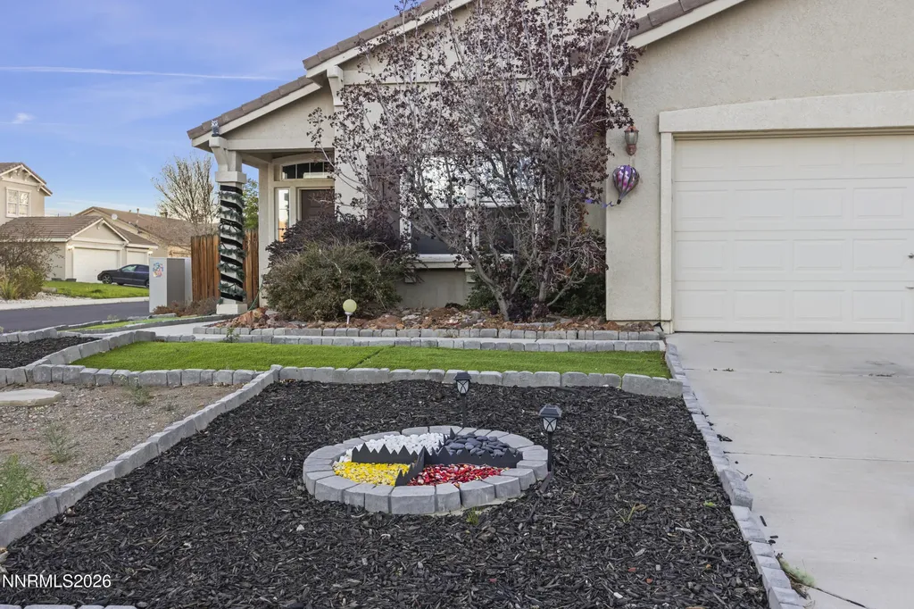 1708 Little Oak Fernley NV 89408