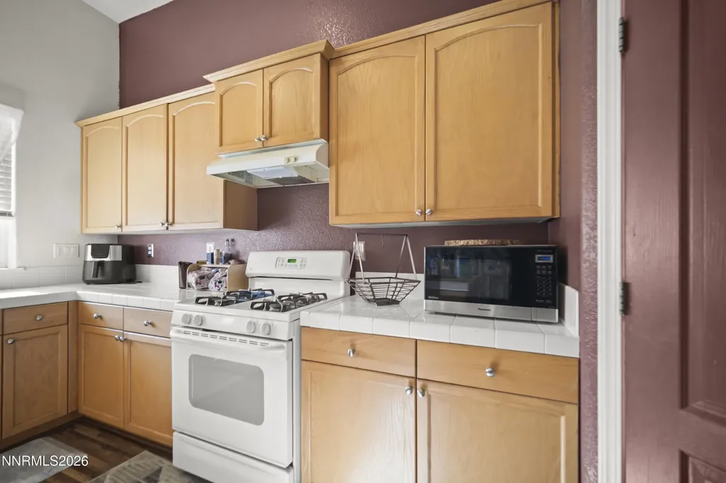 1708 Little Oak Fernley NV 89408