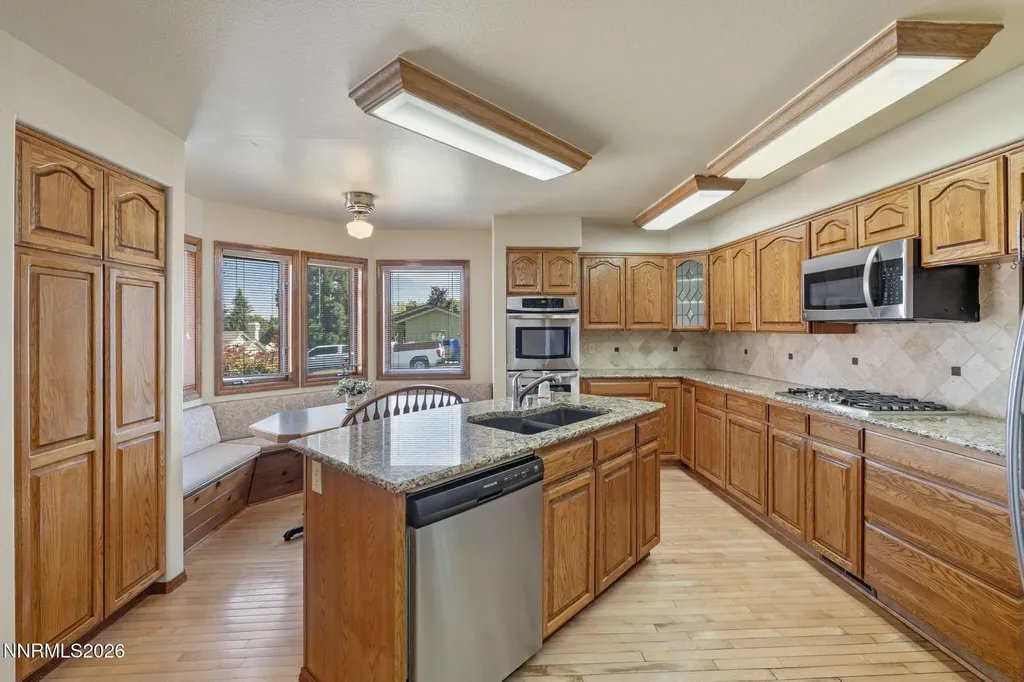 2271 Manzanita Reno NV 89509
