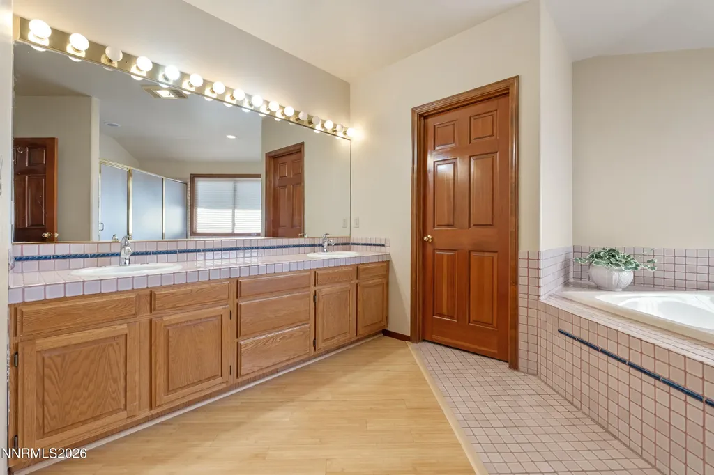 2271 Manzanita Reno NV 89509
