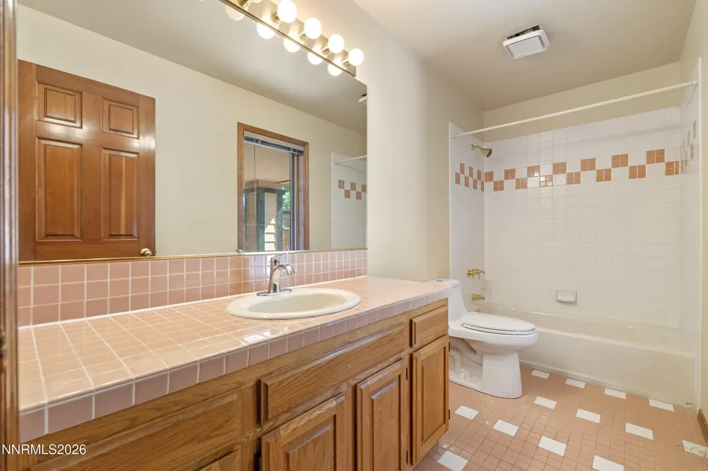 2271 Manzanita Reno NV 89509