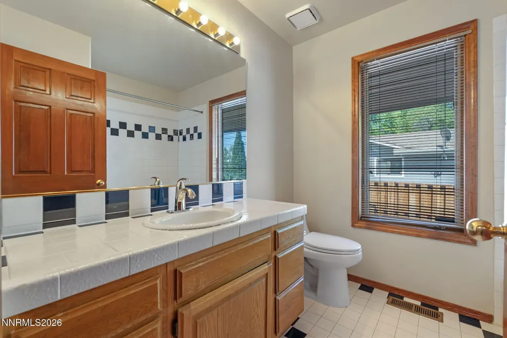 2271 Manzanita Reno NV 89509