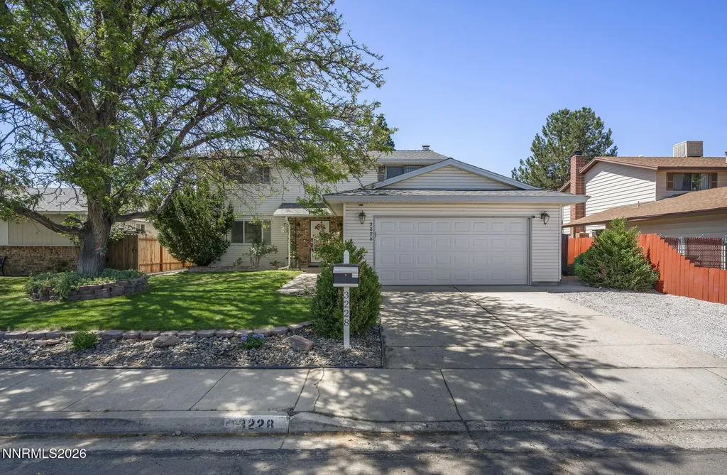 3228 Candelaria Sparks NV 89434