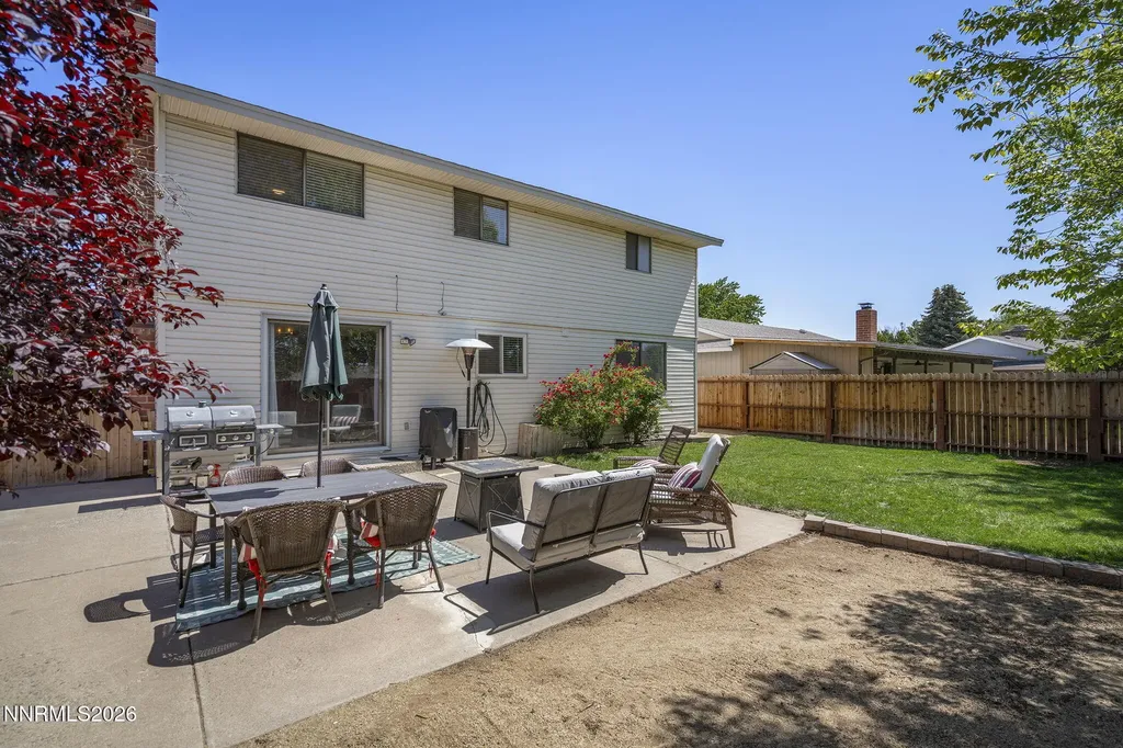 3228 Candelaria Sparks NV 89434