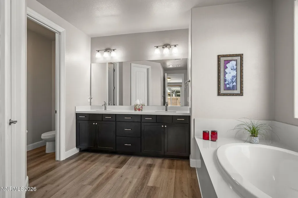 937 Los Alamitos Minden NV 89423